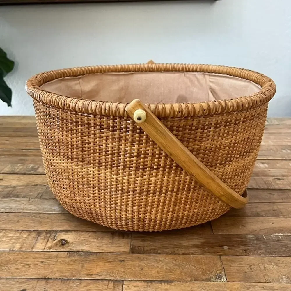 Vintage Nantucket Style Round Lined Woven Basket 15